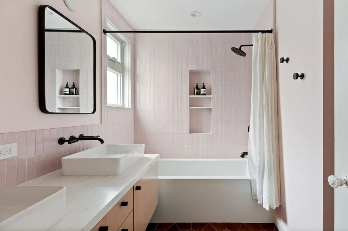 small-bathroom-renovation-ideas-that-make-a-big-impact